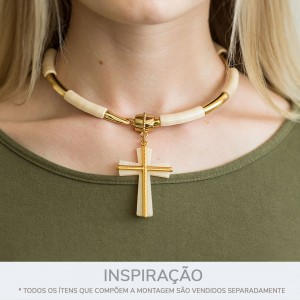 Pingente Cruz Ouro com Acrílico Perolizado 58mm