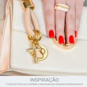 Pingente Cruz Ouro com Jesus Gravado a Laser 39mm