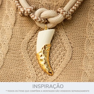 PINGENTE DENTE DE SABRE OURO COM OFFWHITE 67MM