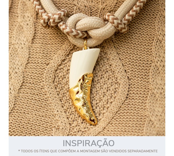 Pingente Dente de Sabre Ouro com Nude 67mm
